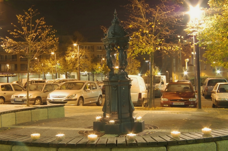 Evry Daily Photo - Fontaine Wallace - Place des Aunettes - large.jpg